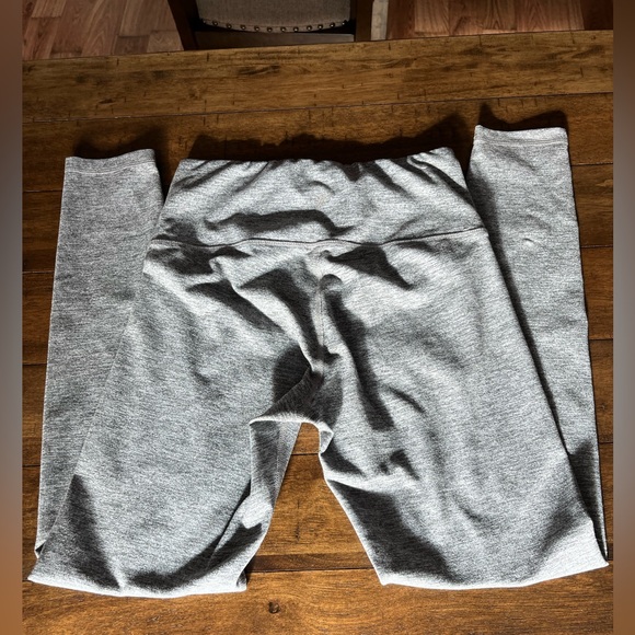 Old Navy Active Tights - Picture 3 of 5